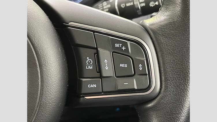2018 認定中古車 Jaguar E-Pace フジ ホワイト D180 オートマチック全輪駆動 S