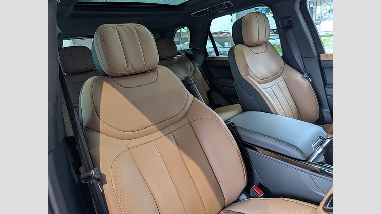 2024 認定中古車 Land Rover Range Rover Sport オストゥーニパールホワイト P550eプラグインハイブリッド（ガソリン） スタンダードホイールベース Autobiography