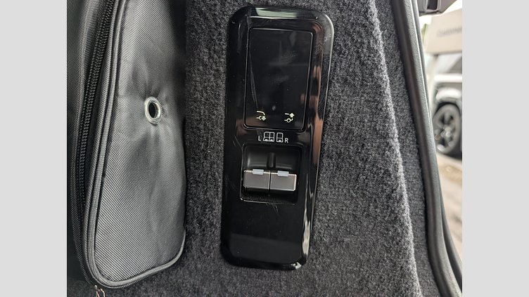 2024 認定中古車 Land Rover Range Rover Sport オストゥーニパールホワイト P550eプラグインハイブリッド（ガソリン） スタンダードホイールベース Autobiography