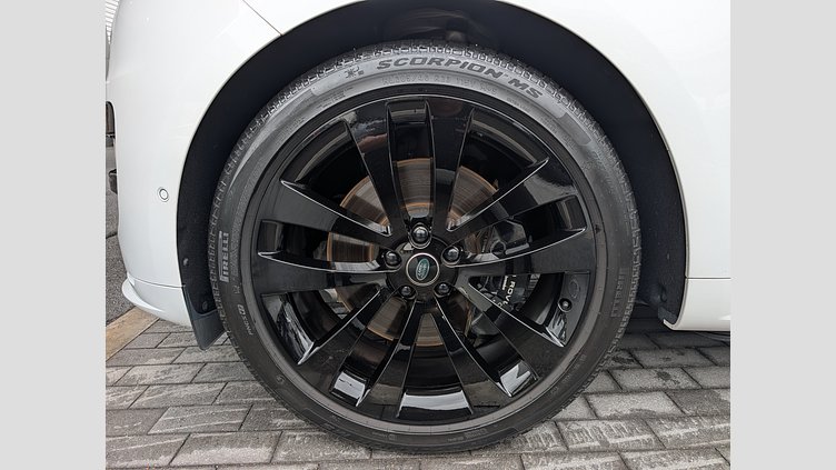 2024 認定中古車 Land Rover Range Rover Sport オストゥーニパールホワイト P550eプラグインハイブリッド（ガソリン） スタンダードホイールベース Autobiography