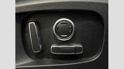 F-Pace 32