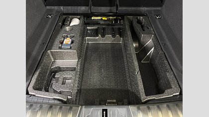 F-Pace 34