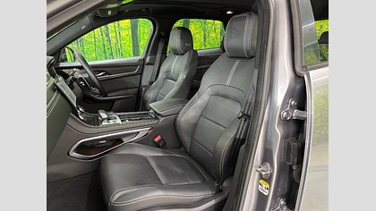 F-Pace 14
