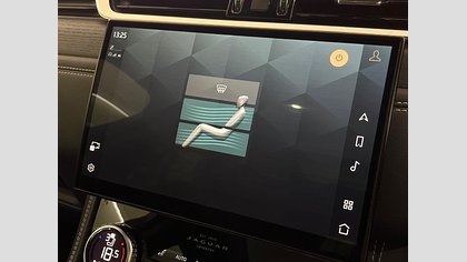 F-Pace 27