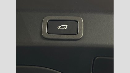 F-Pace 62