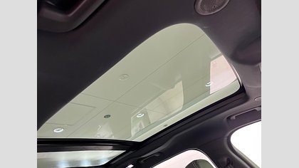 F-Pace 53