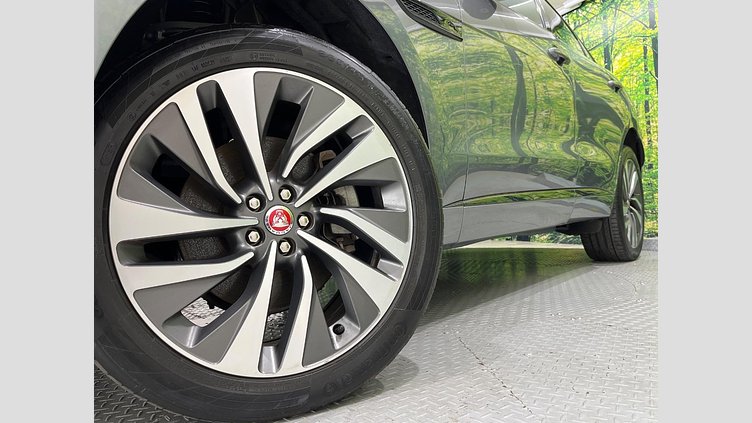 2022 認定中古車 Jaguar F-Pace アイガーグレイ P250 AWD（オートマチック） R-DYNAMIC SE