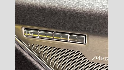 F-Pace 41