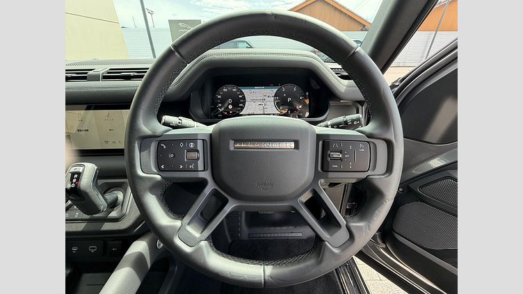 2023 認定中古車 Land Rover Defender 90 アイガーグレイ D300 AWD（AT） X-DYNAMIC SE