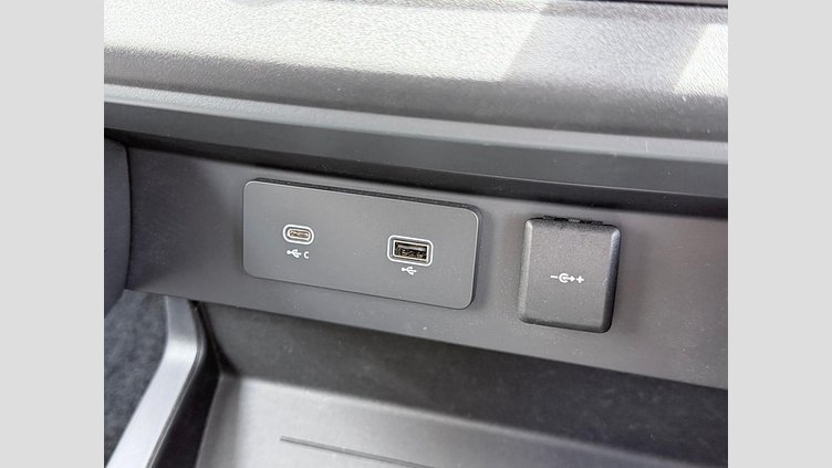 2023 認定中古車 Land Rover Defender 90 アイガーグレイ D300 AWD（AT） X-DYNAMIC SE