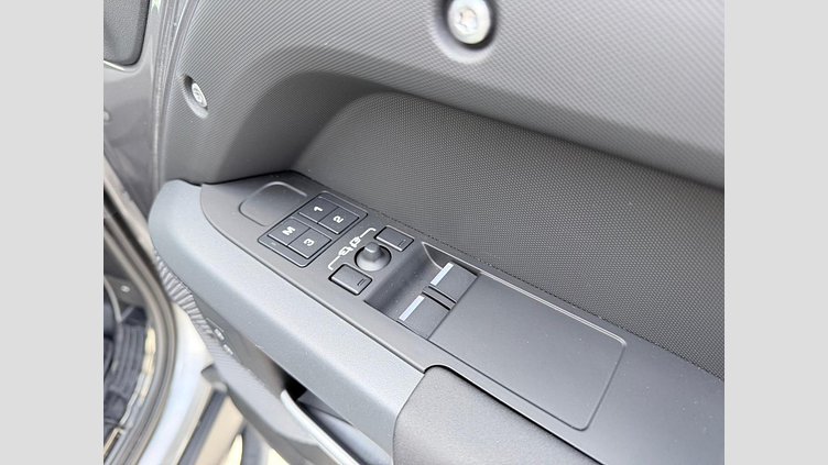 2023 認定中古車 Land Rover Defender 90 アイガーグレイ D300 AWD（AT） X-DYNAMIC SE