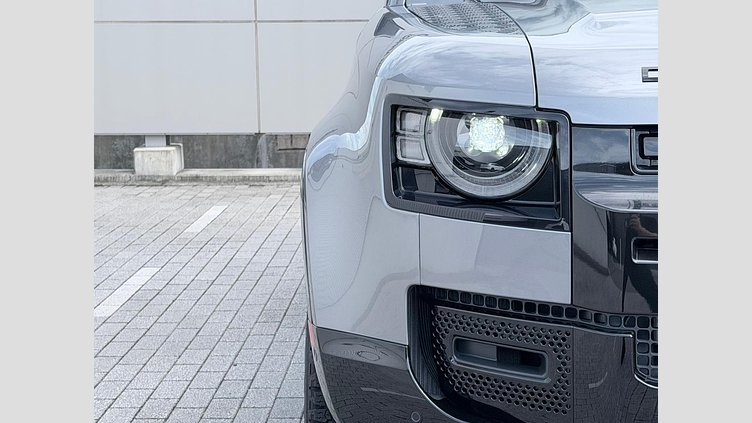 2023 認定中古車 Land Rover Defender 90 アイガーグレイ D300 AWD（AT） X-DYNAMIC SE