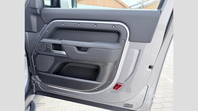2023 認定中古車 Land Rover Defender 90 アイガーグレイ D300 AWD（AT） X-DYNAMIC SE