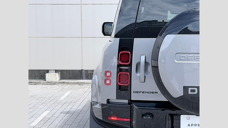 2023 認定中古車 Land Rover Defender 90 アイガーグレイ D300 AWD（AT） X-DYNAMIC SE
