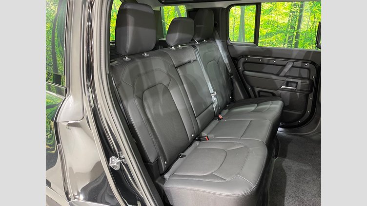 2025 認定中古車 Land Rover Defender 110 サントリーニブラック D350 ディーゼルマイルドハイブリッド S