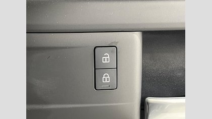 Defender 110 57