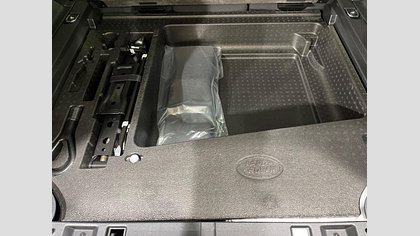 Defender 110 59