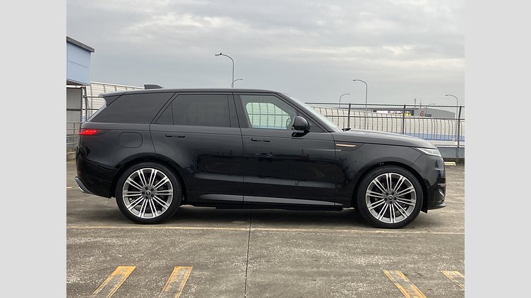 2024 認定中古車 Land Rover Range Rover Sport サントリーニブラック P550eプラグインハイブリッド（ガソリン） スタンダードホイールベース Dynamic SE