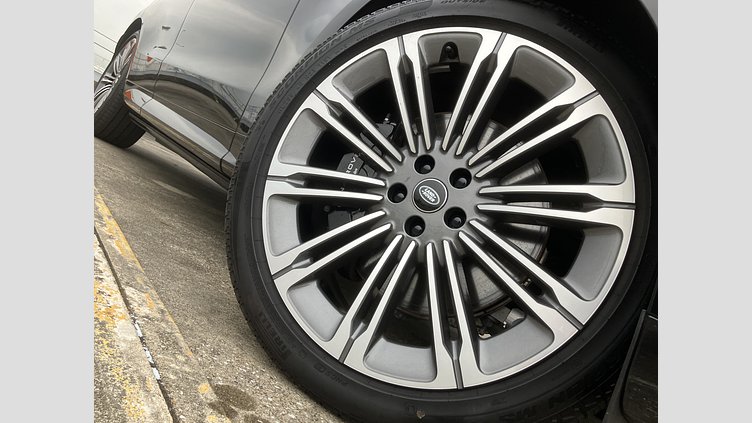 2024 認定中古車 Land Rover Range Rover Sport サントリーニブラック P550eプラグインハイブリッド（ガソリン） スタンダードホイールベース Dynamic SE
