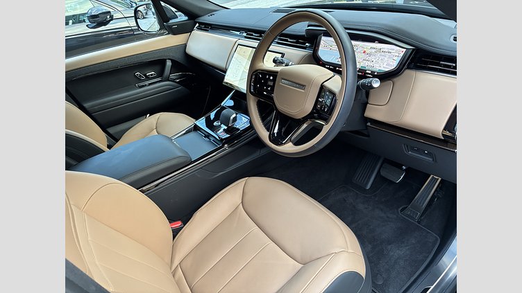 2024 認定中古車 Land Rover Range Rover Sport サントリーニブラック P550eプラグインハイブリッド（ガソリン） スタンダードホイールベース Dynamic SE