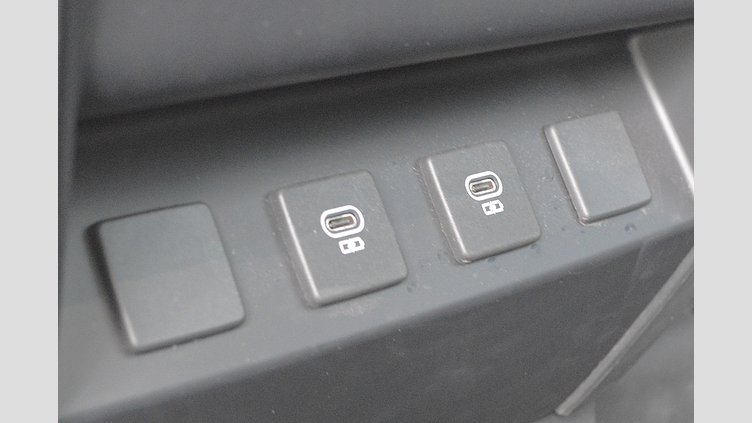 2024 認定中古車 Land Rover Defender 110 タスマンブルー D300 AWD（AT） S