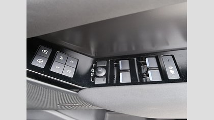 Range Rover Velar 25