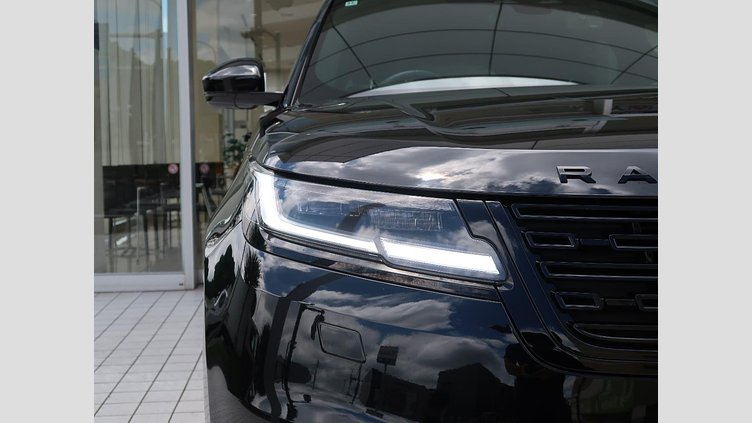 2024 認定中古車 Land Rover Range Rover Velar Santorini Black 2.0 litre i4D​ ダイナミック ＳＥ Ｄ２００ コイルサスペンション装着車