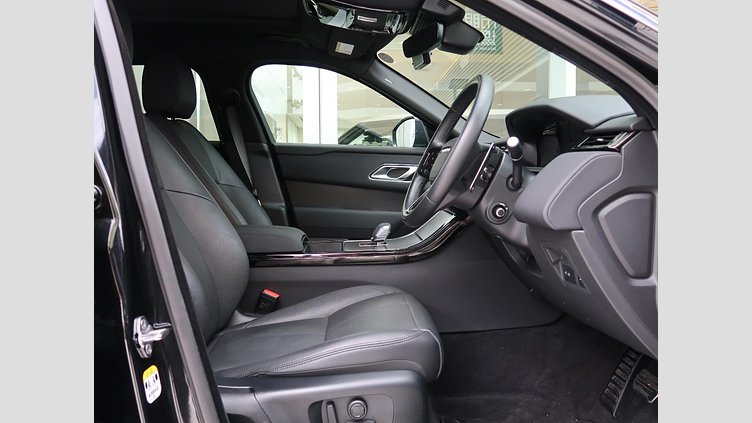 2024 認定中古車 Land Rover Range Rover Velar Santorini Black 2.0 litre i4D​ ダイナミック ＳＥ Ｄ２００ コイルサスペンション装着車