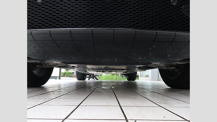 2024 認定中古車 Land Rover Range Rover Velar Santorini Black 2.0 litre i4D​ ダイナミック ＳＥ Ｄ２００ コイルサスペンション装着車