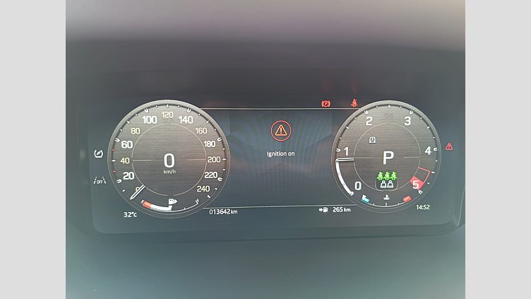 2025 Approved Land Rover Defender 110 Fuji White 3.0l i6 front-mounted turbo diesel, 257 kW and 700 Nm AWD 3.0D 257KW D350 X-DYNAMIC