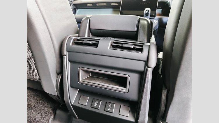 2026 Approved Land Rover Defender 110 Keswick Green 3.0l inline-six Diesel D350 Trophy Edition Keswick Green