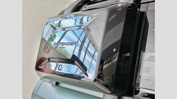 2026 Approved Land Rover Defender 110 Keswick Green 3.0l inline-six Diesel D350 Trophy Edition Keswick Green