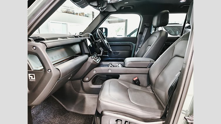 2026 Approved Land Rover Defender 110 Keswick Green 3.0l inline-six Diesel D350 Trophy Edition Keswick Green