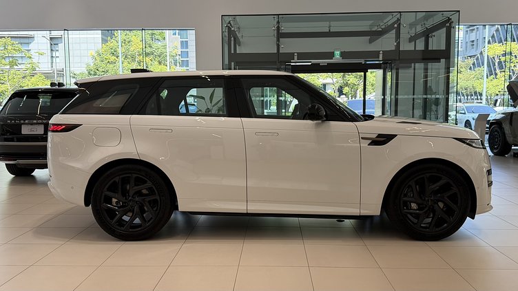 2026 新車 Land Rover Range Rover Sport (1AA) 富士白　Fuji White P400 Petrol Mild Hybrid 標準軸距 Dynamic SE
