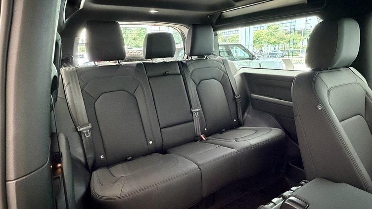 2026 新車 Land Rover Defender 90 (1LQ) Woolstone Green 伍爾斯通綠 D250  輕油電混合 X-Dynamic SE