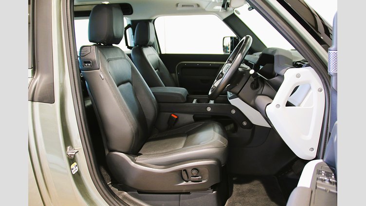 2023 認定中古車 Land Rover Defender 90 パンゲアグリーン P300 AWD（AT） SE
