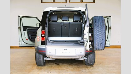 Defender 90 17