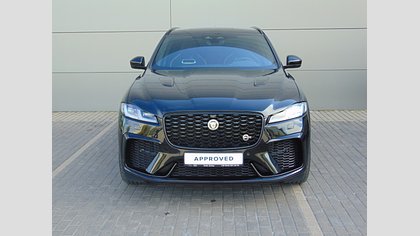 F-Pace 1