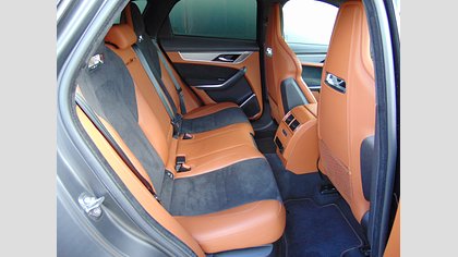 F-Pace 11