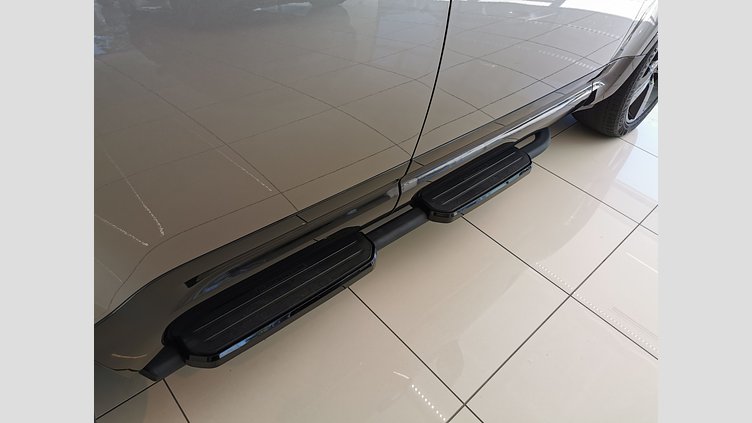 2022 認定中古車 Land Rover Defender 110 シリコンシルバー D300 AWD（AT） X-DYNAMIC SE