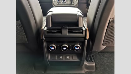 Defender 110 21
