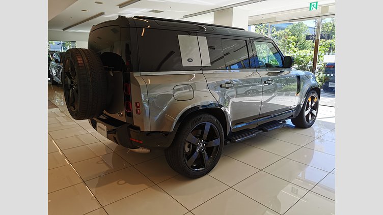 2022 認定中古車 Land Rover Defender 110 シリコンシルバー D300 AWD（AT） X-DYNAMIC SE