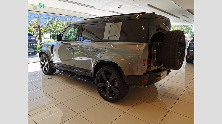 2022 認定中古車 Land Rover Defender 110 シリコンシルバー D300 AWD（AT） X-DYNAMIC SE