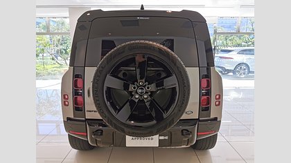 Defender 110 6