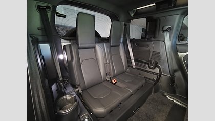 Defender 110 17