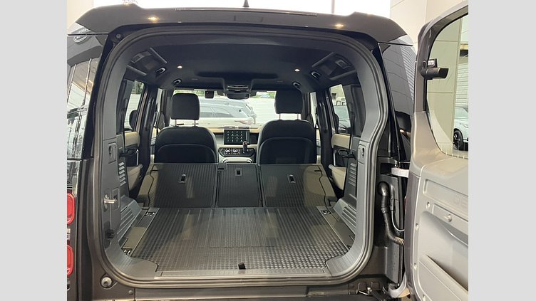 2023 認定中古車 Land Rover Defender 110 アイガーグレイ D300 AWD（AT） X-DYNAMIC SE