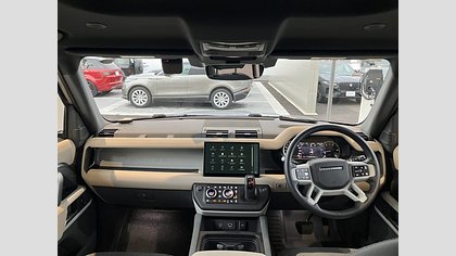 Defender 110 3