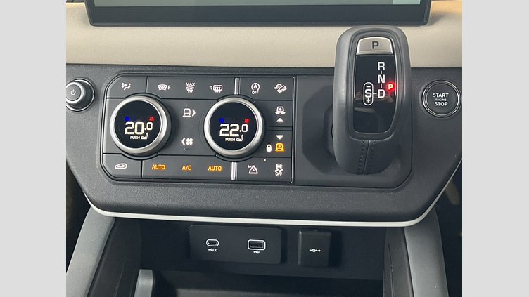 2023 認定中古車 Land Rover Defender 110 アイガーグレイ D300 AWD（AT） X-DYNAMIC SE