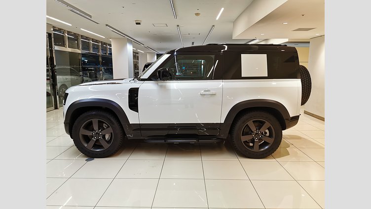 2025 認定中古車 Land Rover Defender 90 フジホワイト D350 ディーゼルマイルドハイブリッド X-Dynamic HSE