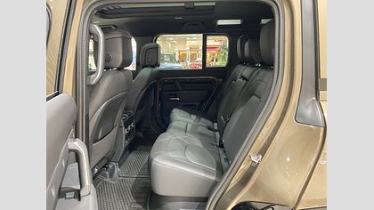 Defender 110 4